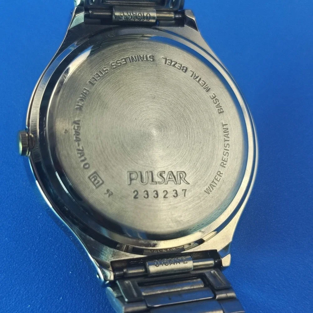 Vintage 1988 Pulsar by Seiko Day Date 35mm Mens Quartz Dress Watch Full Box Set